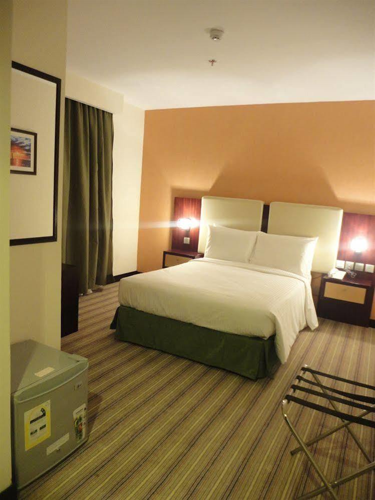 Days Olaya Hotel Rijad Zewnętrze zdjęcie
